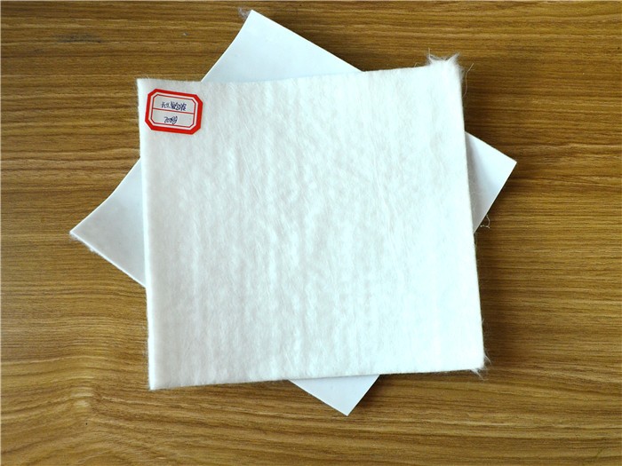 複合(hé)土工膜(mo)（一布一(yi)模）