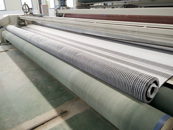 膨潤土防(fang)水毯生産